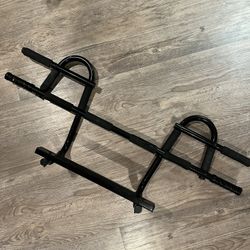 Metal Pull-up Bar that Rests on Any Standard Door Frame