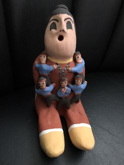 7” vintage Pueblo pottery handmade STORYTELLER Sculpture
