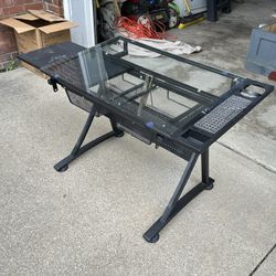 Art Desk