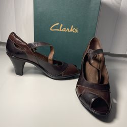 New With Box Clark’s Women’s Shoes Dark Brown Size 9 Medium Zoya 