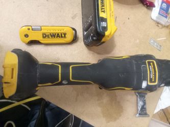 DeWalt Brushless Oscillating Multi-Tool with Battery