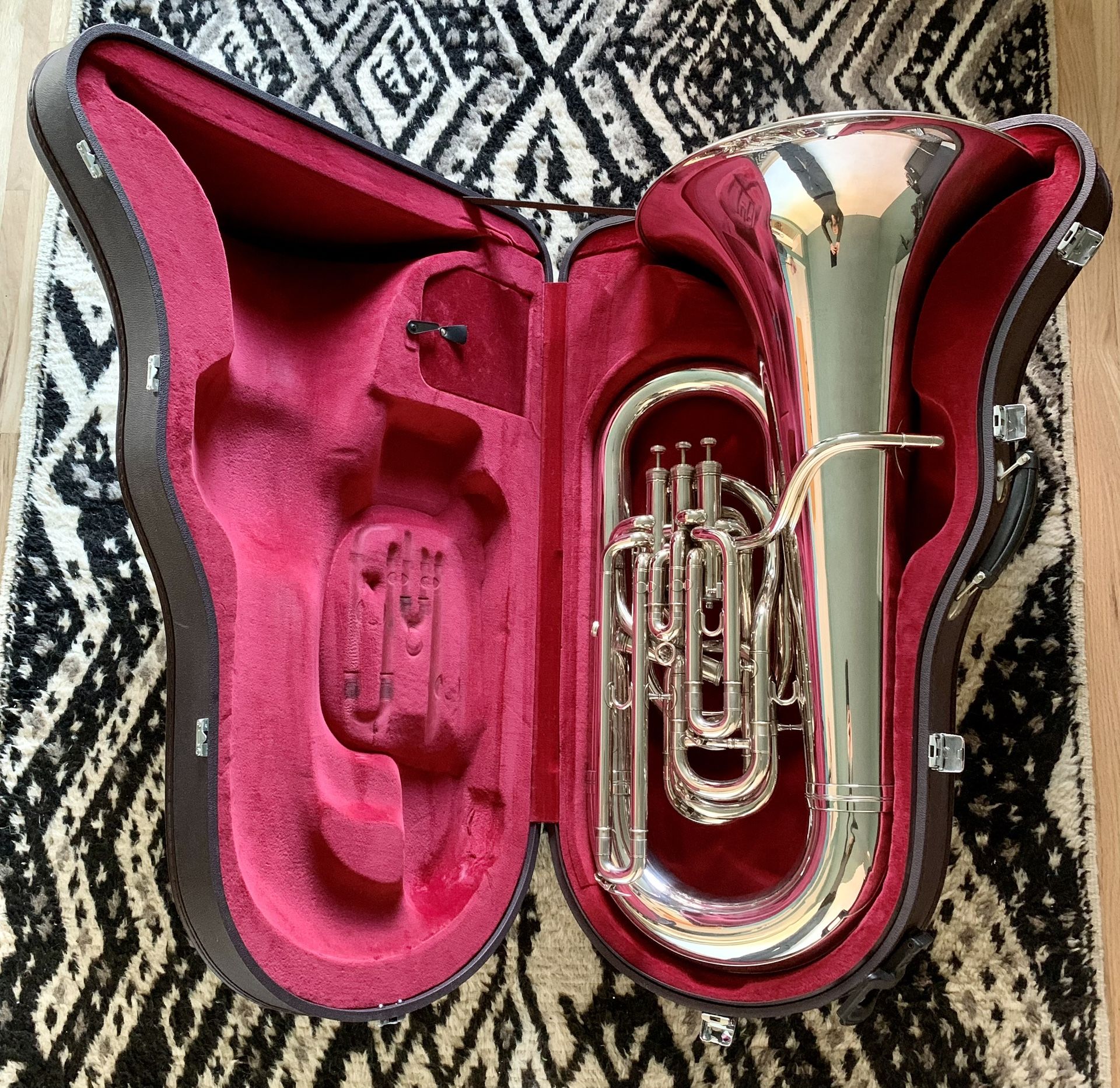 Tuba - Besson Eb Sovereign BE 982