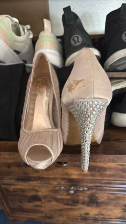 Nude mesh sparkly rhinestone heels in size 5.5