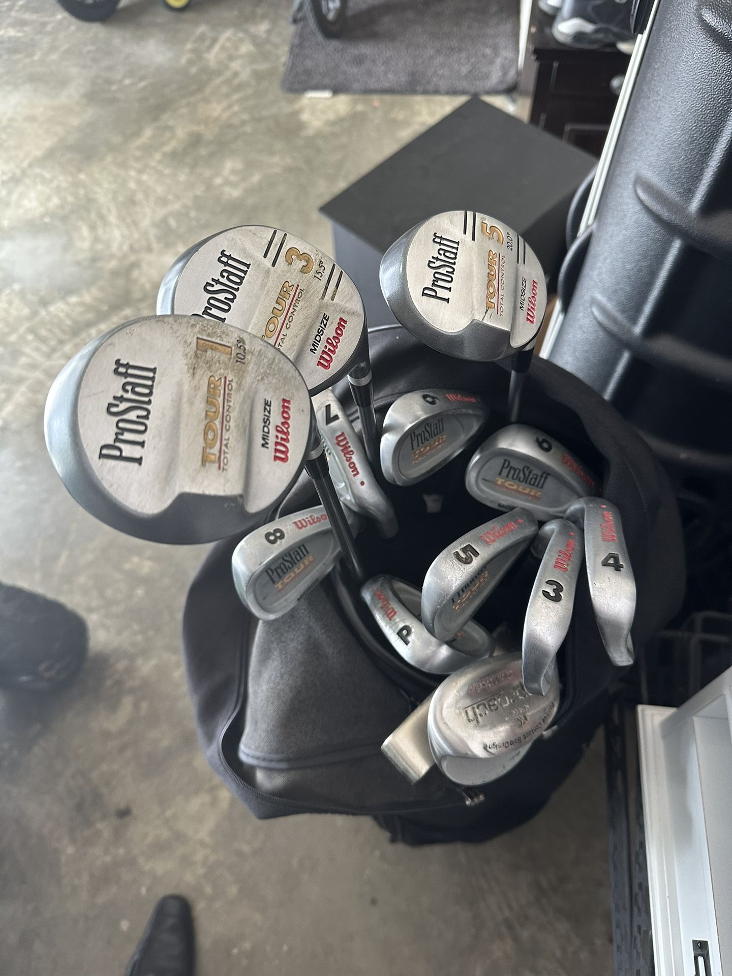 Golf Clubs Set With Wheeled Caddy