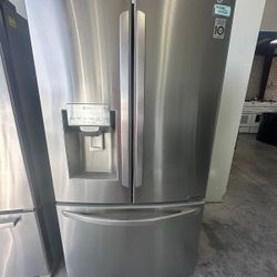 Entrega LG Refrigerator Fridge Freezer on bottom