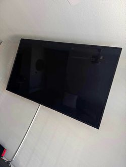 Flat Screen TV Wall Mounted