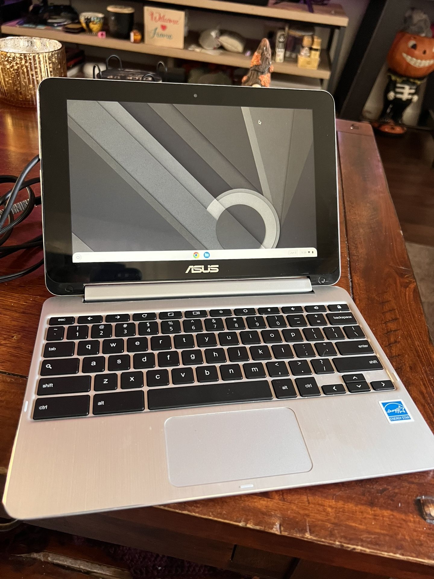 10 Inch ASUS Chrome Book Touchscreen Laptop