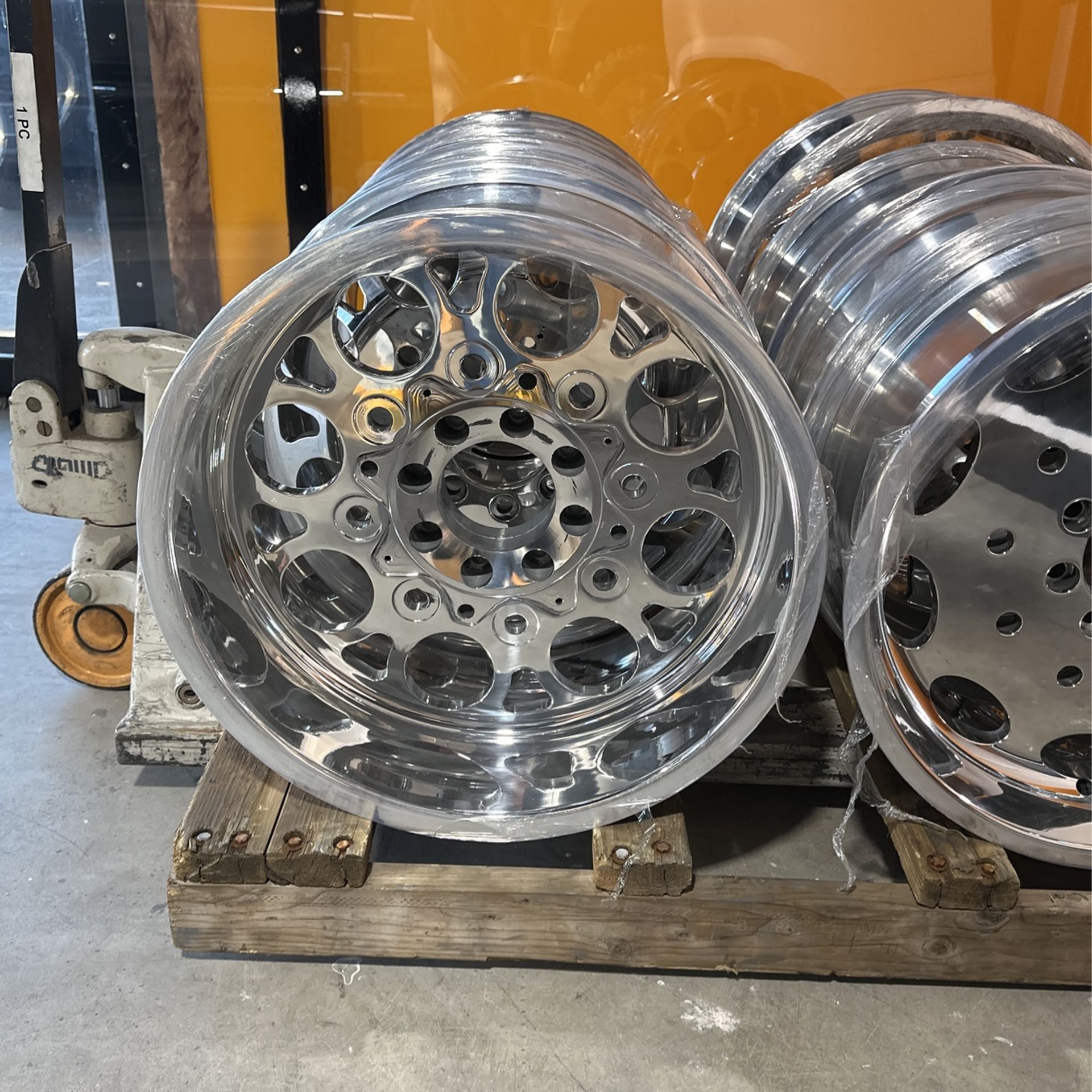Custom 22” & 24” Dually Rims for Sale in Windsor Hills, CA - OfferUp