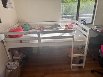 Bunker bed with mattress