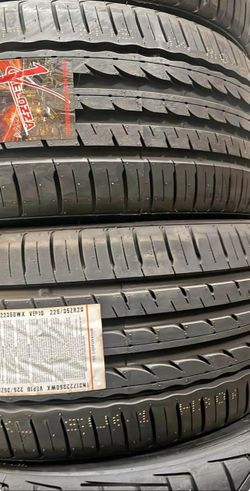 225/35/20 Tires New Set