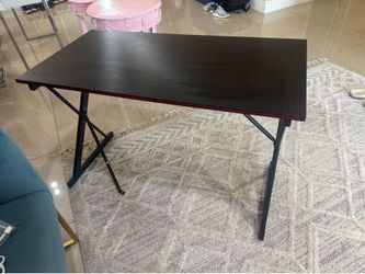 Small gaming computer desk