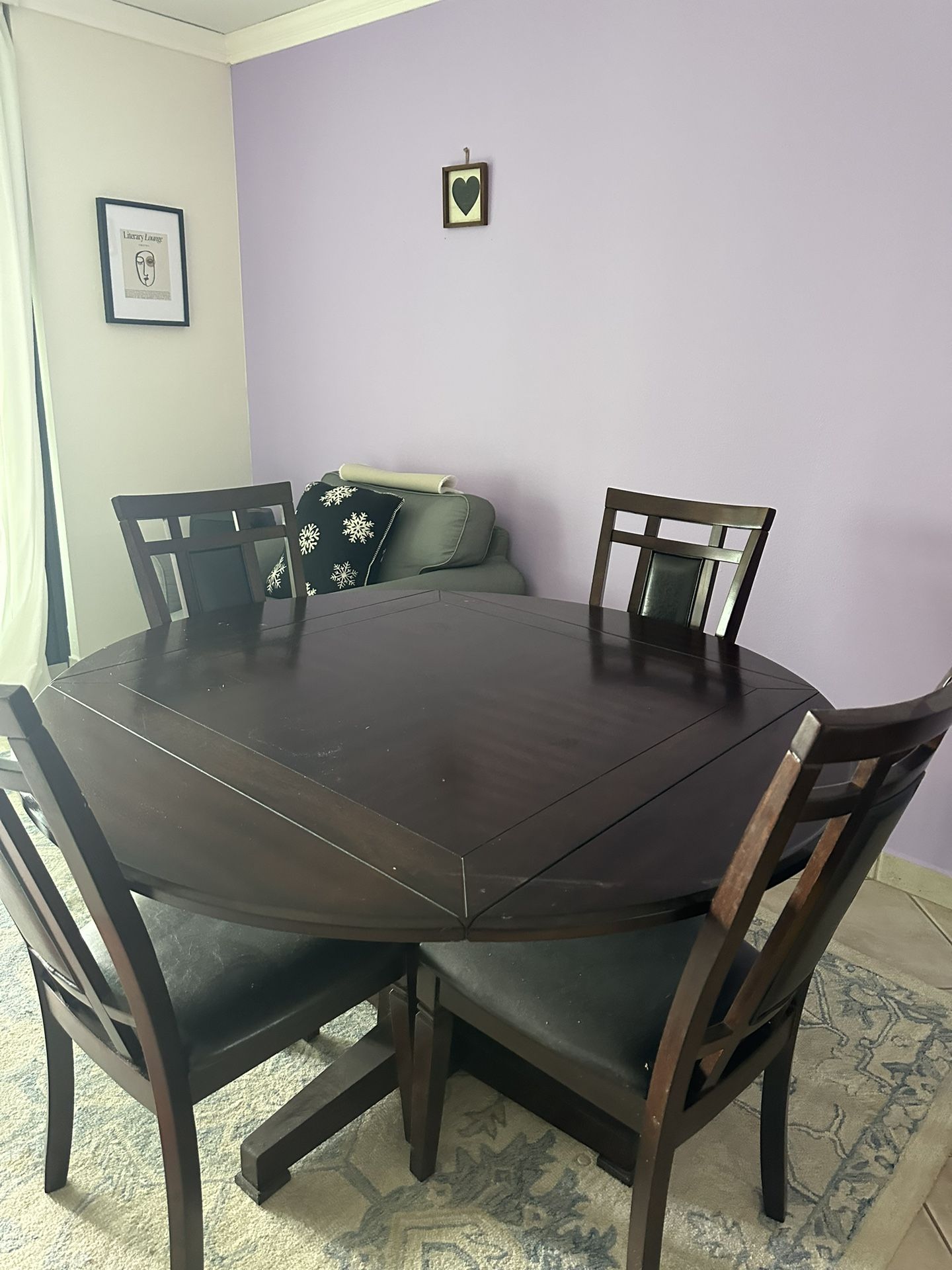 Dining Table Plus 4 Chair 