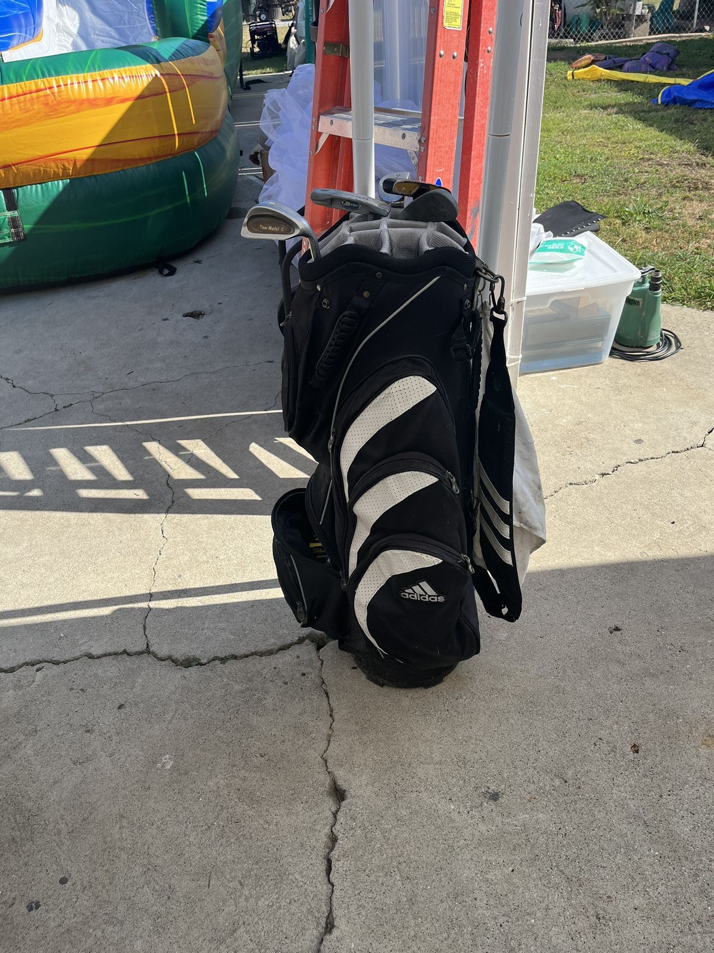Used Golf Bag With 5 Golf Clubs for Sale in Whittier, CA OfferUp