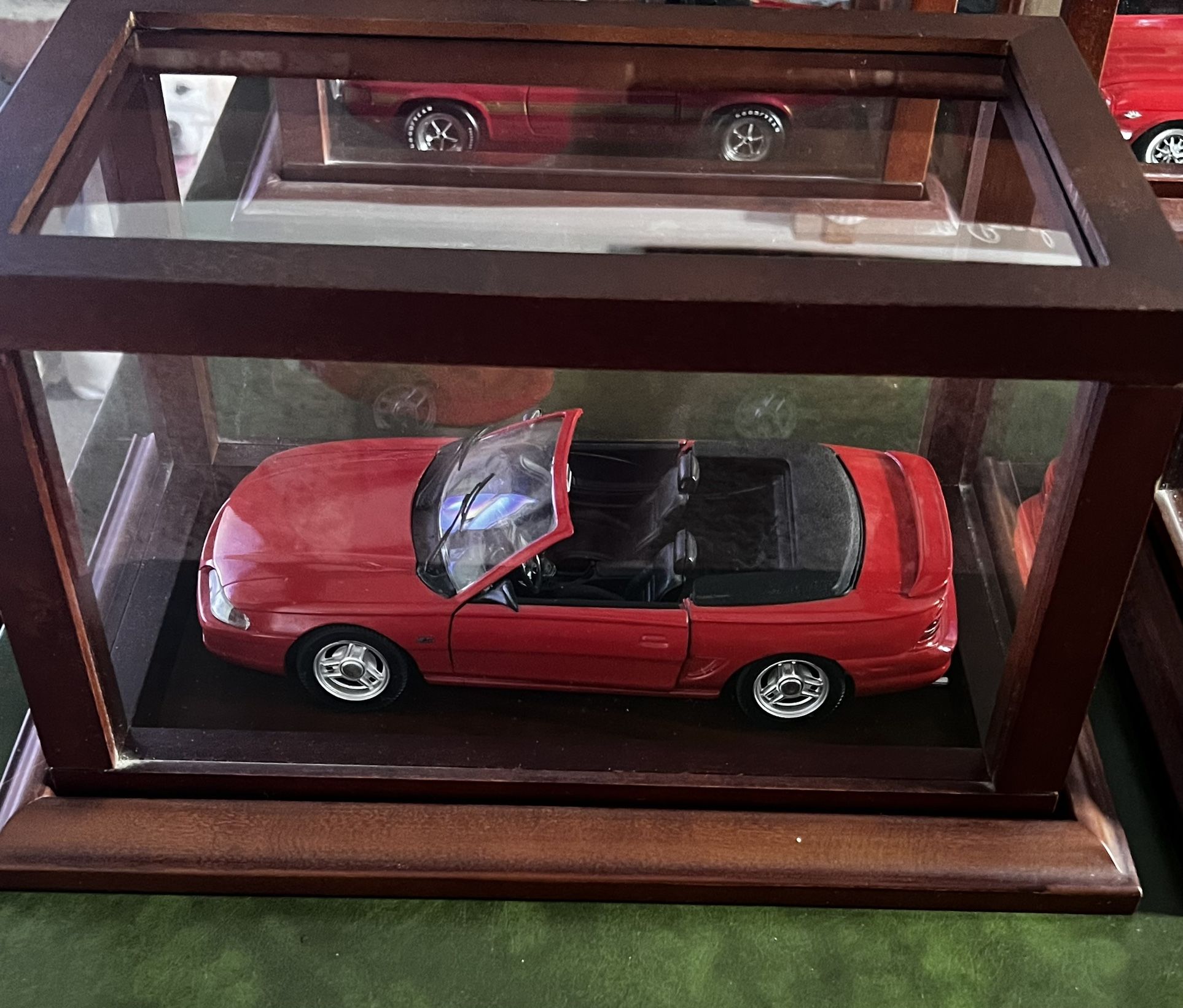 Model 1/18 Scale Diecast Mustang
