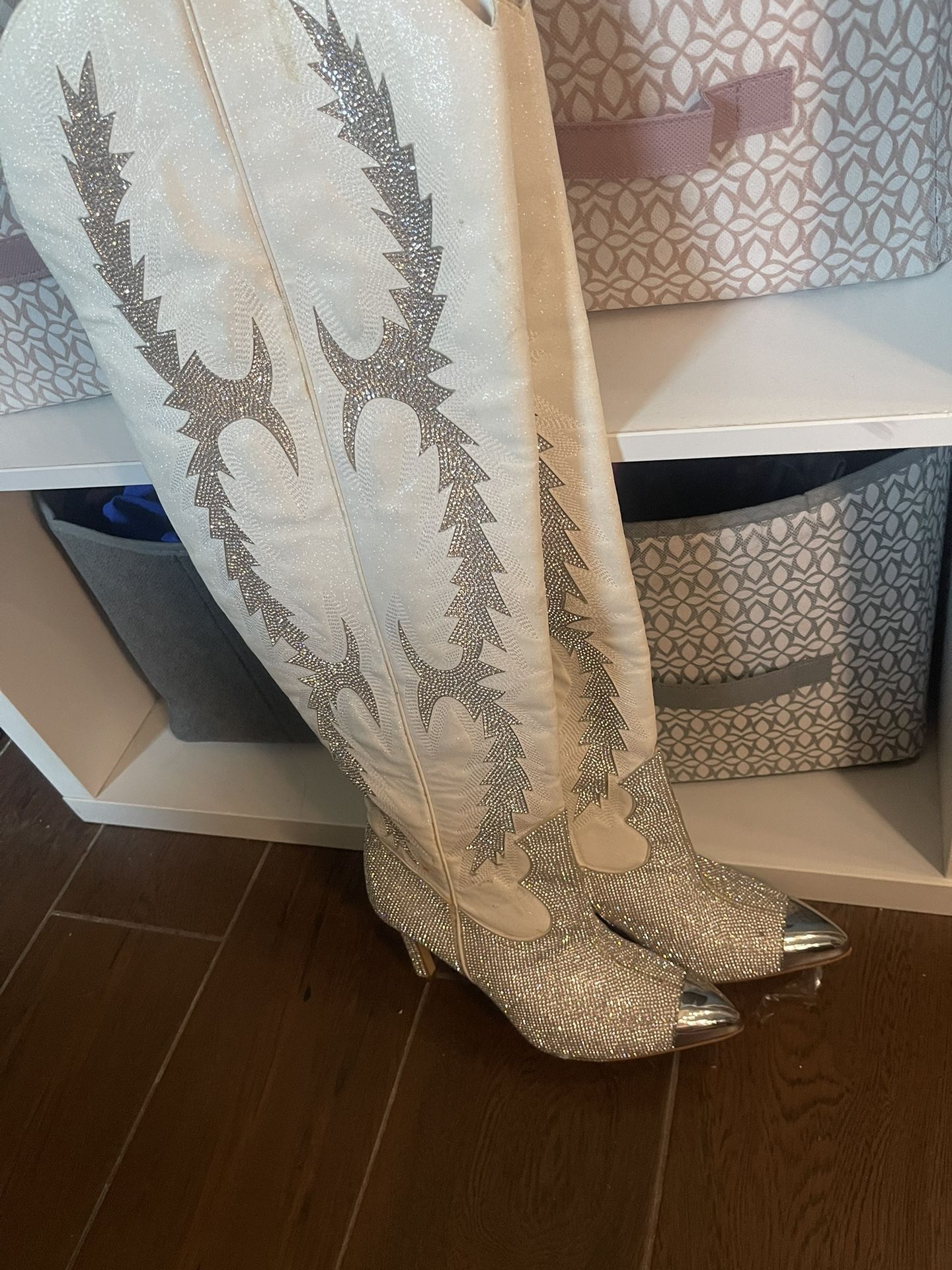 Gianni Bini Sparkly White Boots