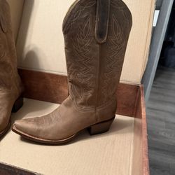 Women’s Cowboy Boots 