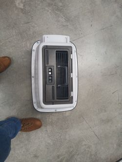 CAGE: Top and Side doors with built-in safety latches.