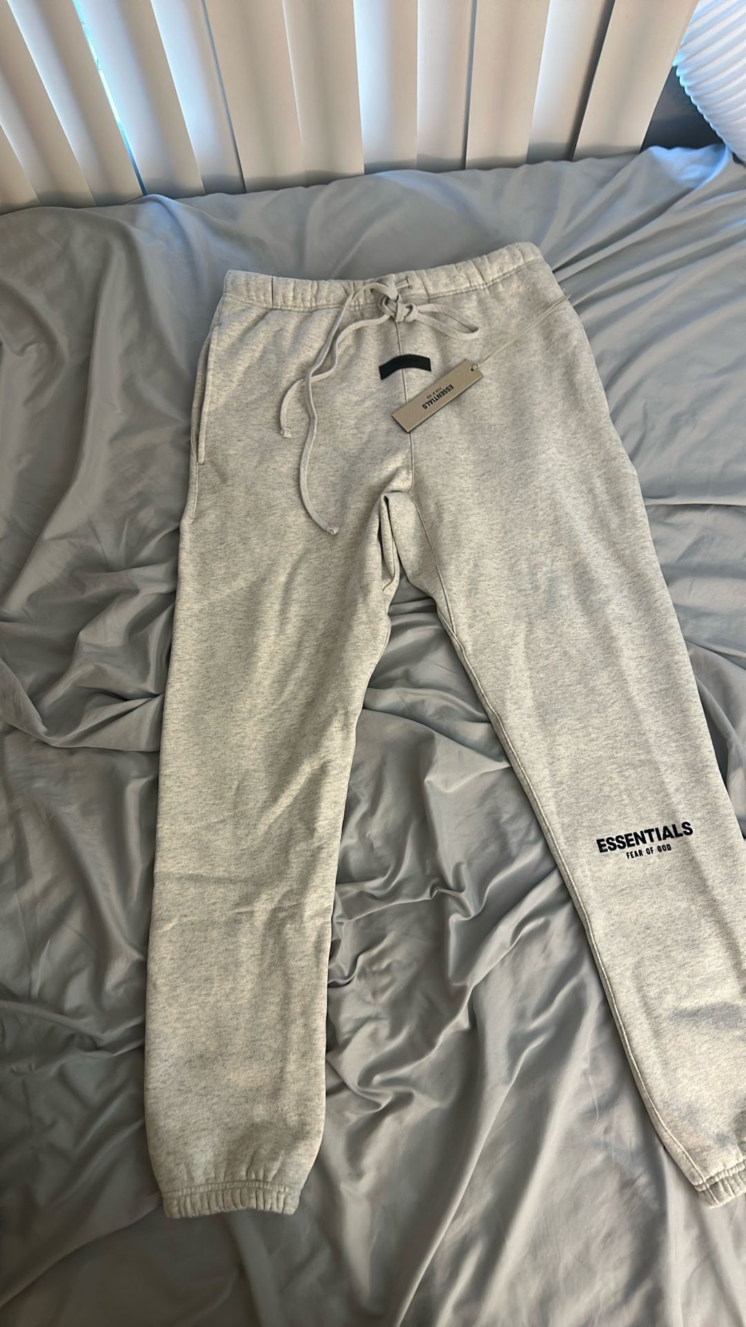 ESSENTIALS FEAR OF GOD PANTS MEDIUM LIGHT OATMEAL COLOR. BRAND NEW WITH TAGS.
