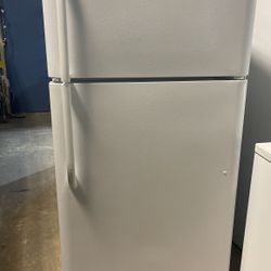 Frigidaire Refrigerator Top Freezer White 