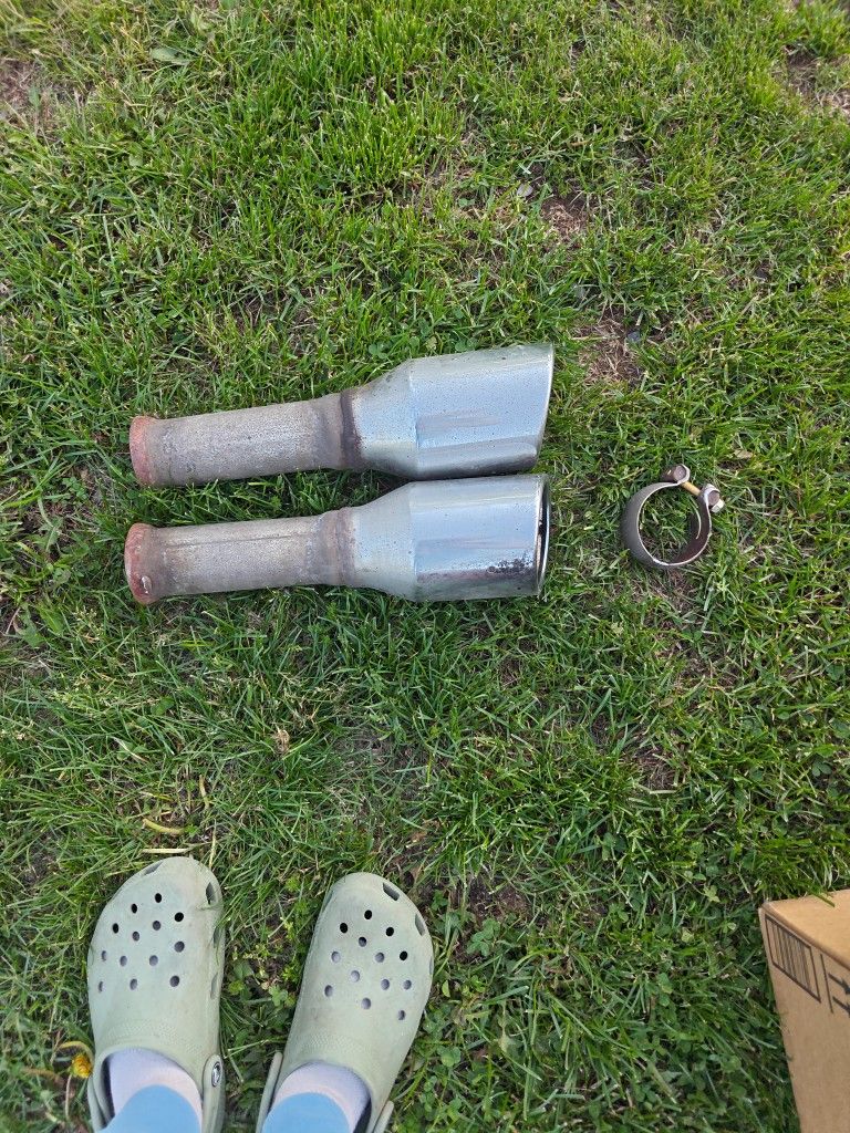 Exhaust Tips Ram 1500