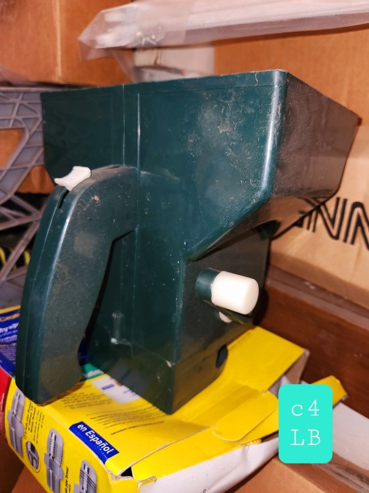 Fertilizer Spreader