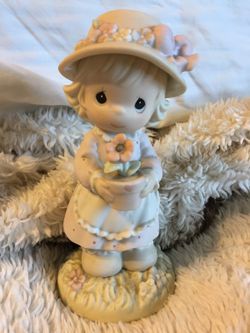 Precious Moments Statue