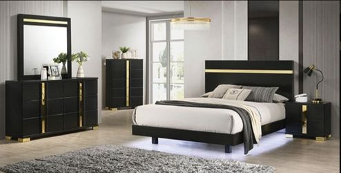 Brand New Black & Gold 4pc Queen Bedroom Set (Available in Eastern King)