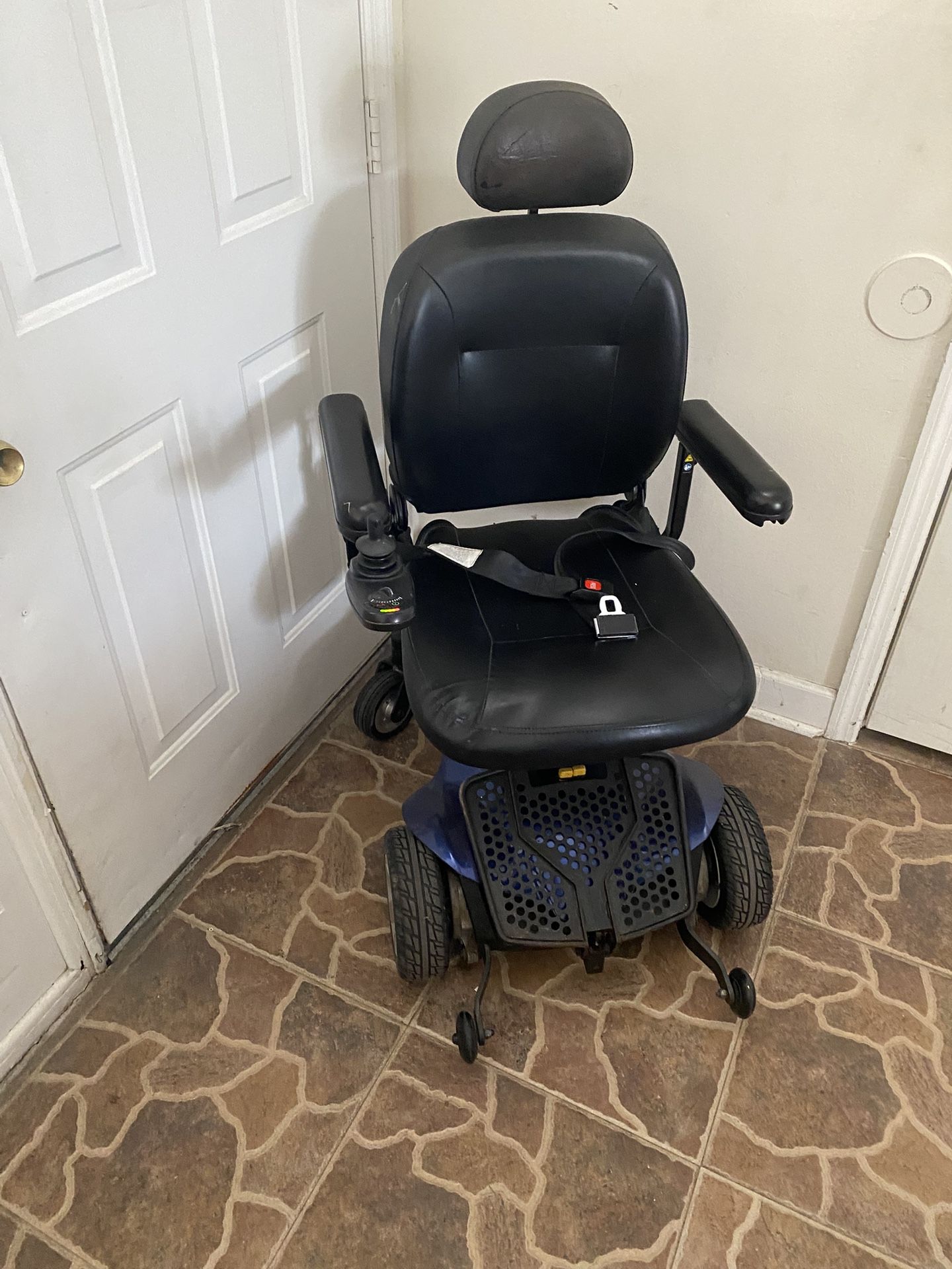 Pride Jazzy Elite ES Power Chair
