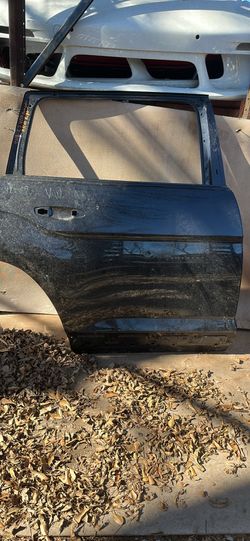 2018 2023 VOLKSWAGEN ATLAS RIGHT SIDE REAR DOOR SHELL OEM
