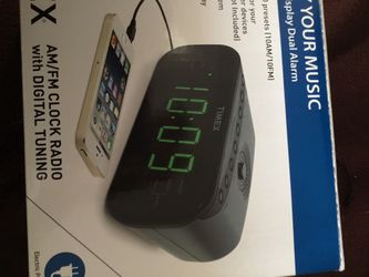 Timex am/fm clock radio with digital tuning