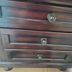 End table /  nightstand