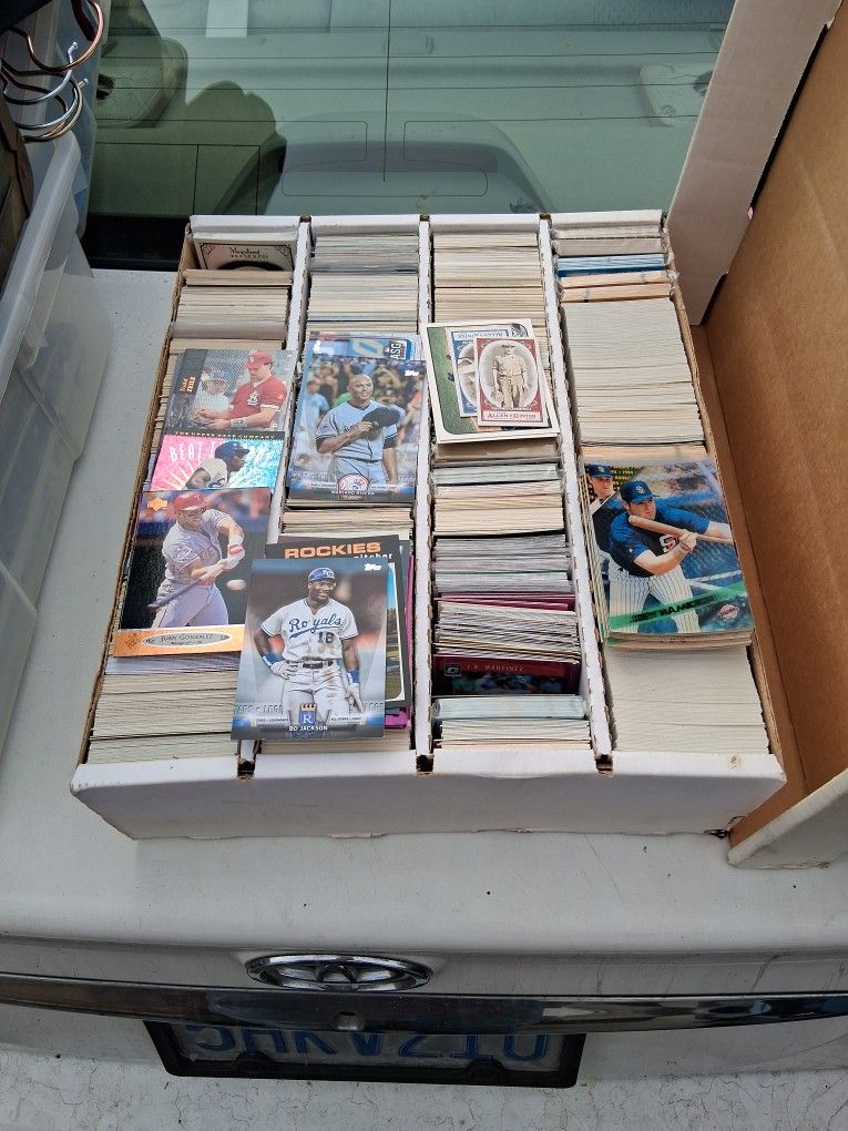 Baseball Cards Lot