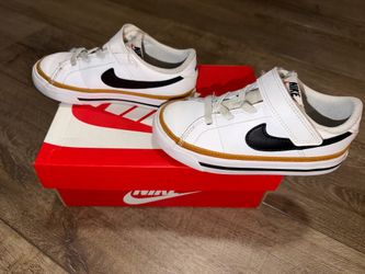 Nike boys shoes 9c