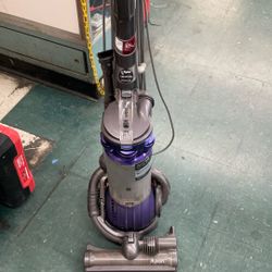 Dyson Vacuum 