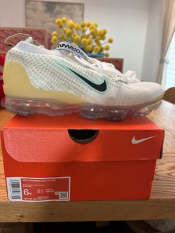 Nike Air VaporMax 2021 FK Big Kid Size 6Y Fits Women’s Size 7.5