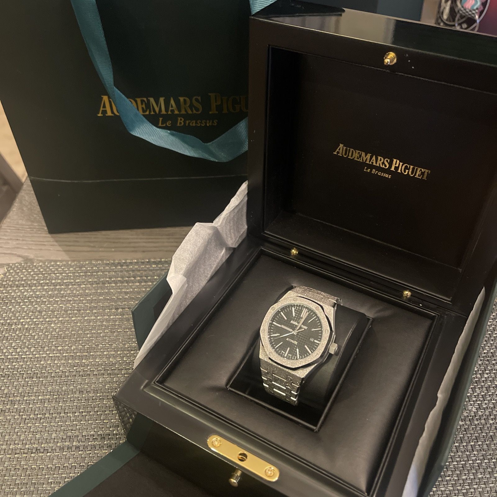 AP Watch Frosted