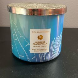 Hibiscus Waterfalls Candle