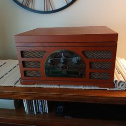Radio, Turntable, CD, Cassette Player