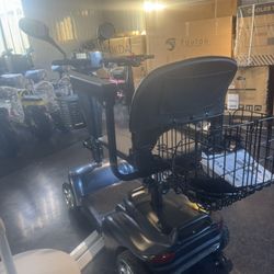 Four-wheeled electric vehicle