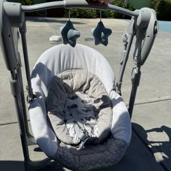 Graco Slim Spaces Compact Baby Swing