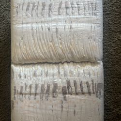 Kirkland diapers Size 4