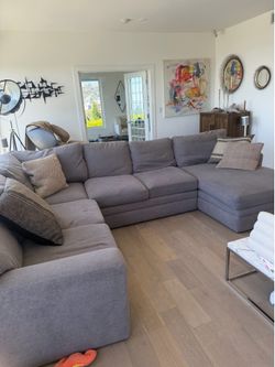 Large Modern Gray Sectional Sofa – Excellent Condition – Must Sell!