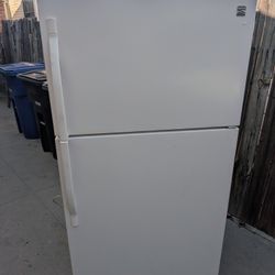 Kenmore Refrigerator 