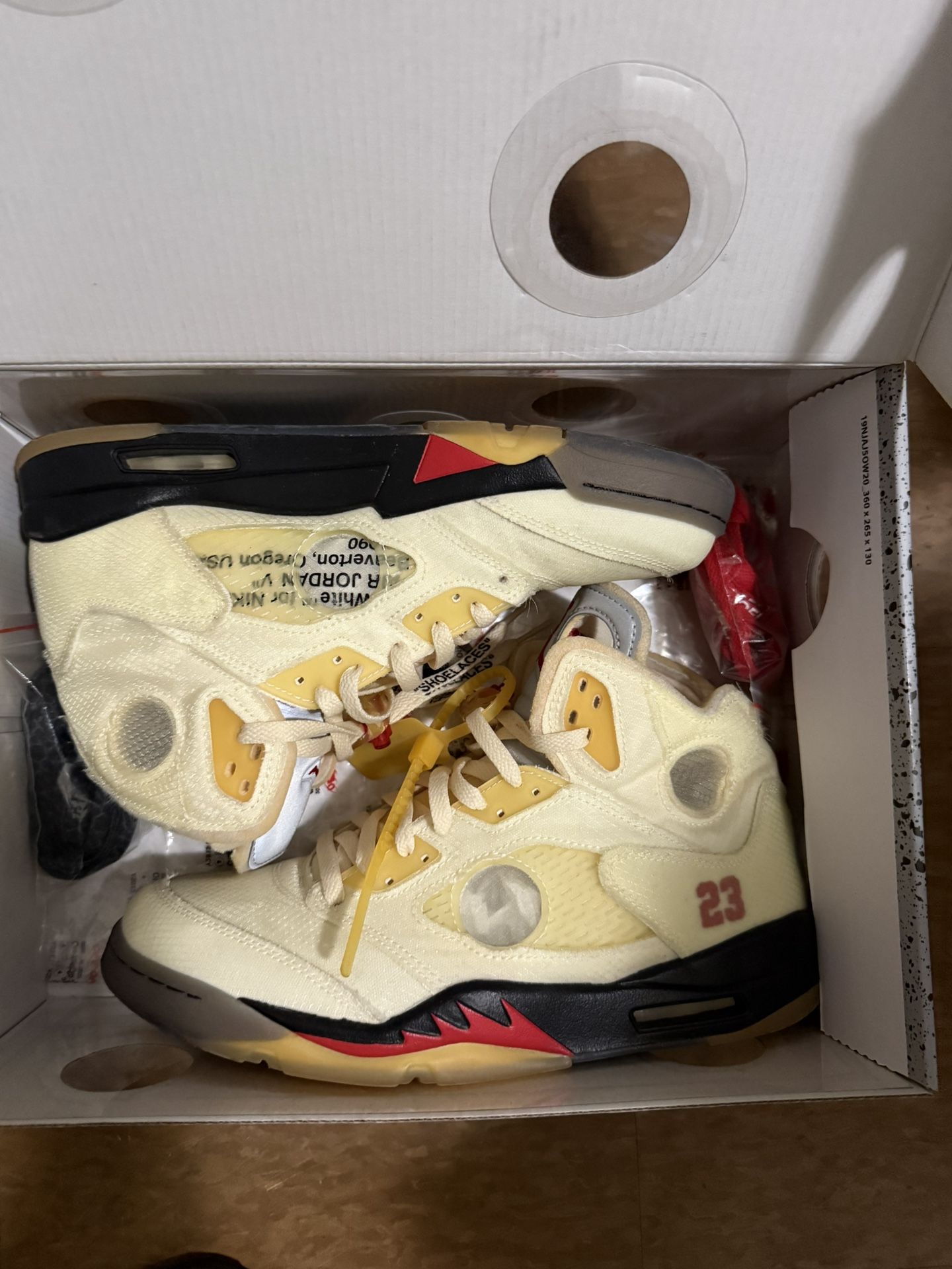 Off White Sail 5