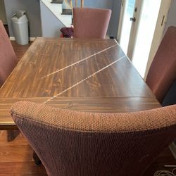 Wood Table And 4 Cushioned Chairs Set 