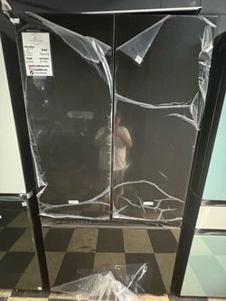Samsung Bespoke Refrigerator With Beverage Center In Charcoal Glass