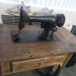 Sewing Machine Singer Antique By James Debarge