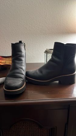Women’s size 10DARY boot