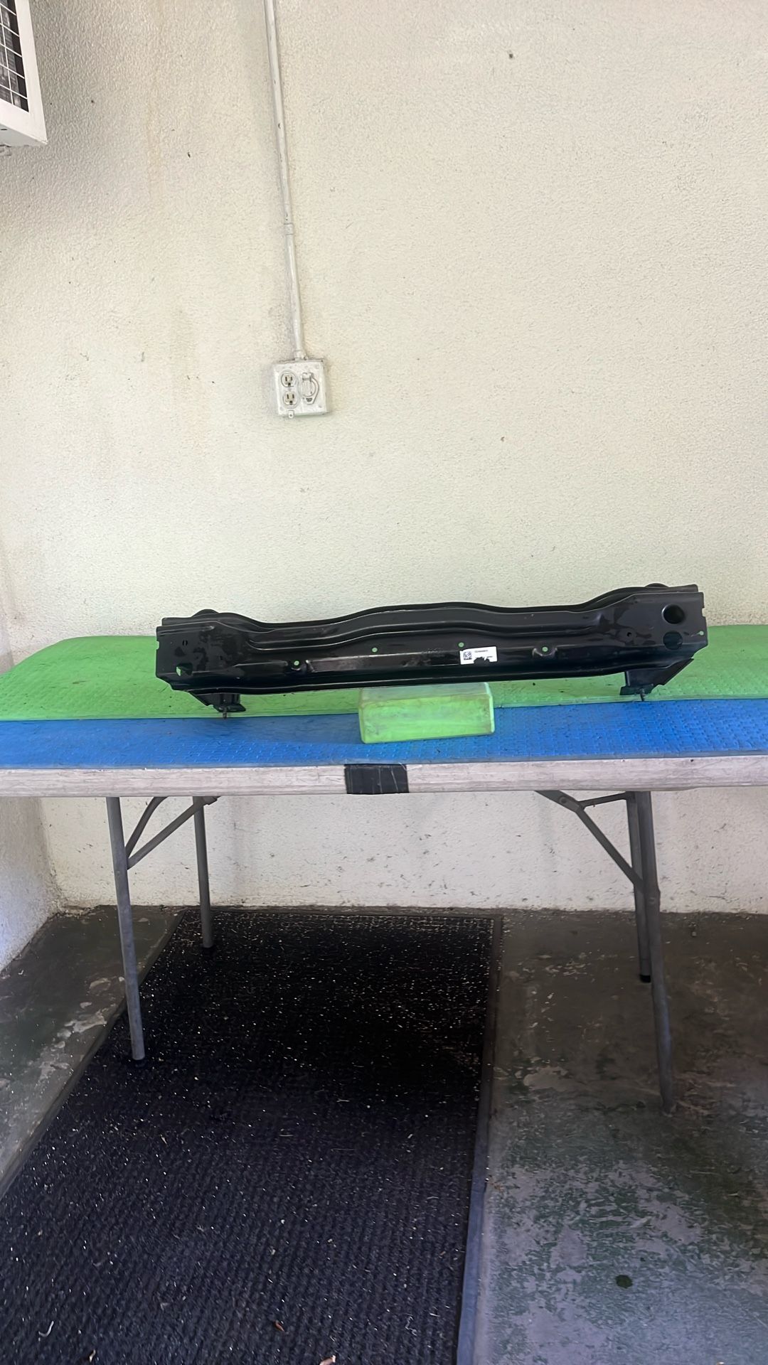 2018-2021 BMW X3 X4 REAR IMPACT BAR OEM USED 