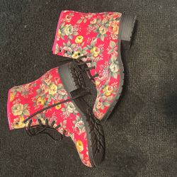 Kali Women’s Boots Size 11